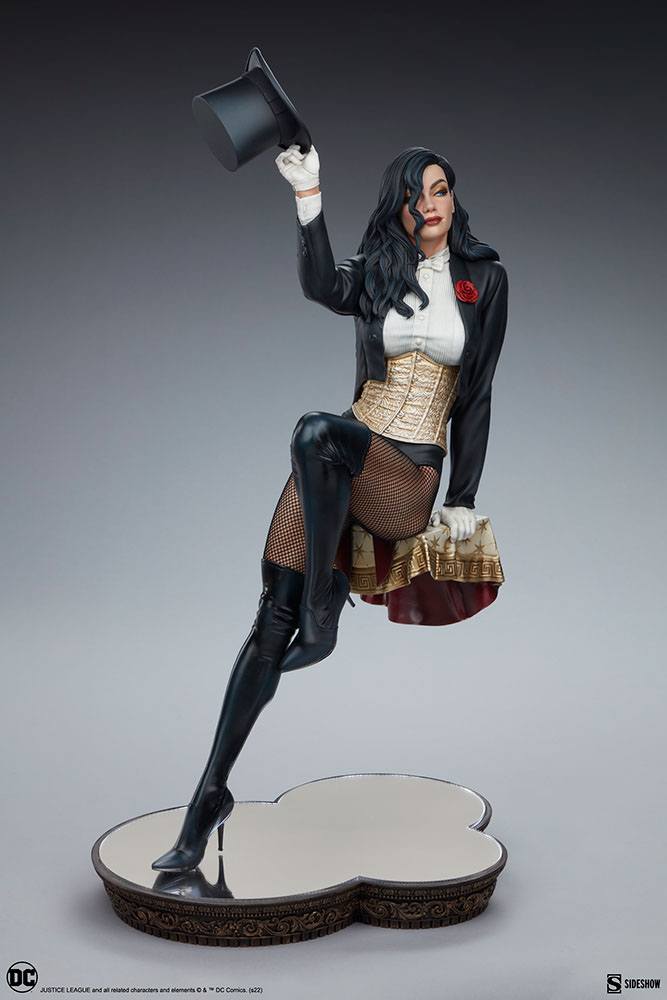 DC Comics Premium Format Figure Zatanna 55 cm