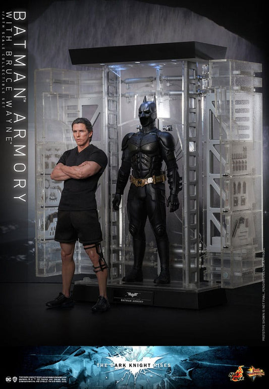 The Dark Knight Rises Movie Masterpiece Actionfiguren &amp; Diorama 1/6 Batman Armory mit Bruce Wayne 30 cm