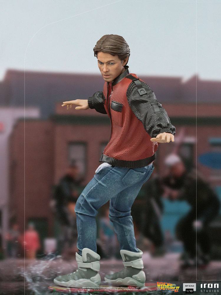 Back to the Future II Art Scale Statue 1/10 Marty McFly på Hoverboard 22 cm