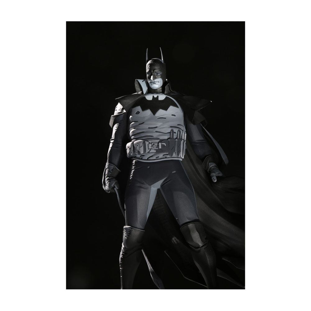 Batman Black & White Statue 1/10 Batman by Mike Mignola 20 cm