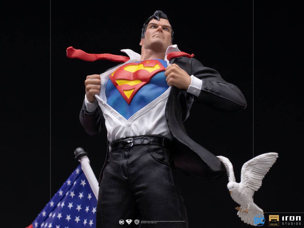 DC Comics Deluxe Art Scale Statue 1/10 Clark Kent 29 cm