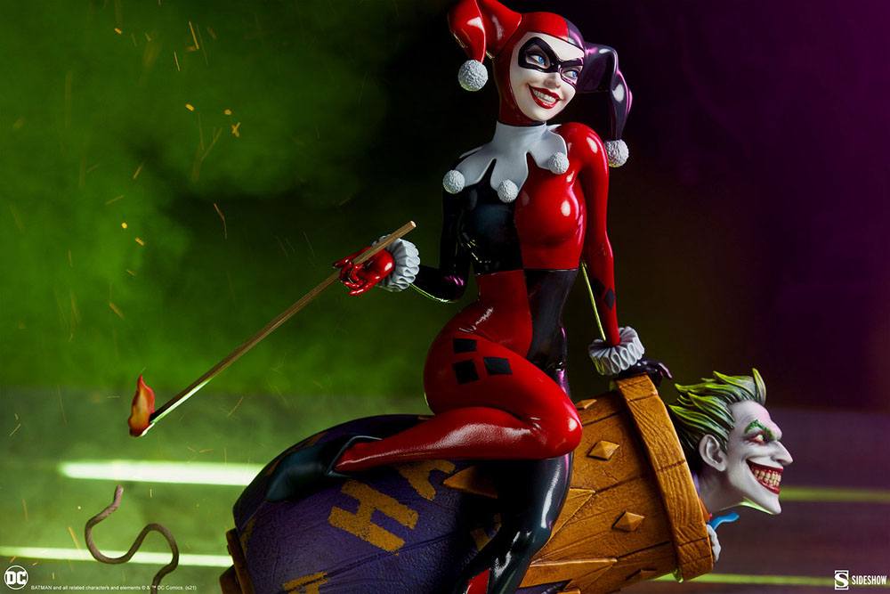DC Comics Diorama Harley Quinn und der Joker 35 cm